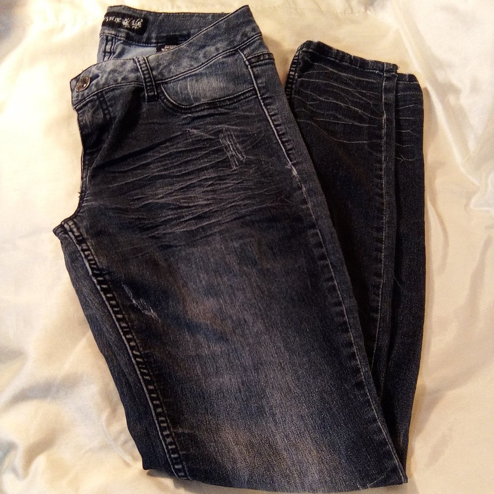 "Paris Blues" Dark Washed Slightly Distressed Jeans Size 7 Skinny